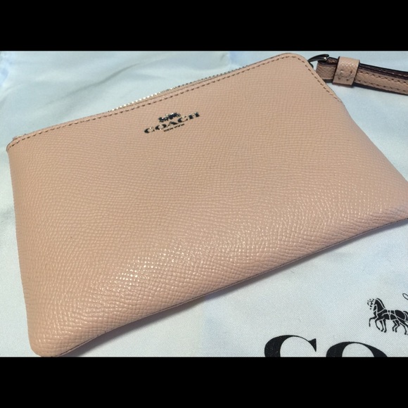 COACH Wristlet ๐๐๐ - Picture 2 of 4